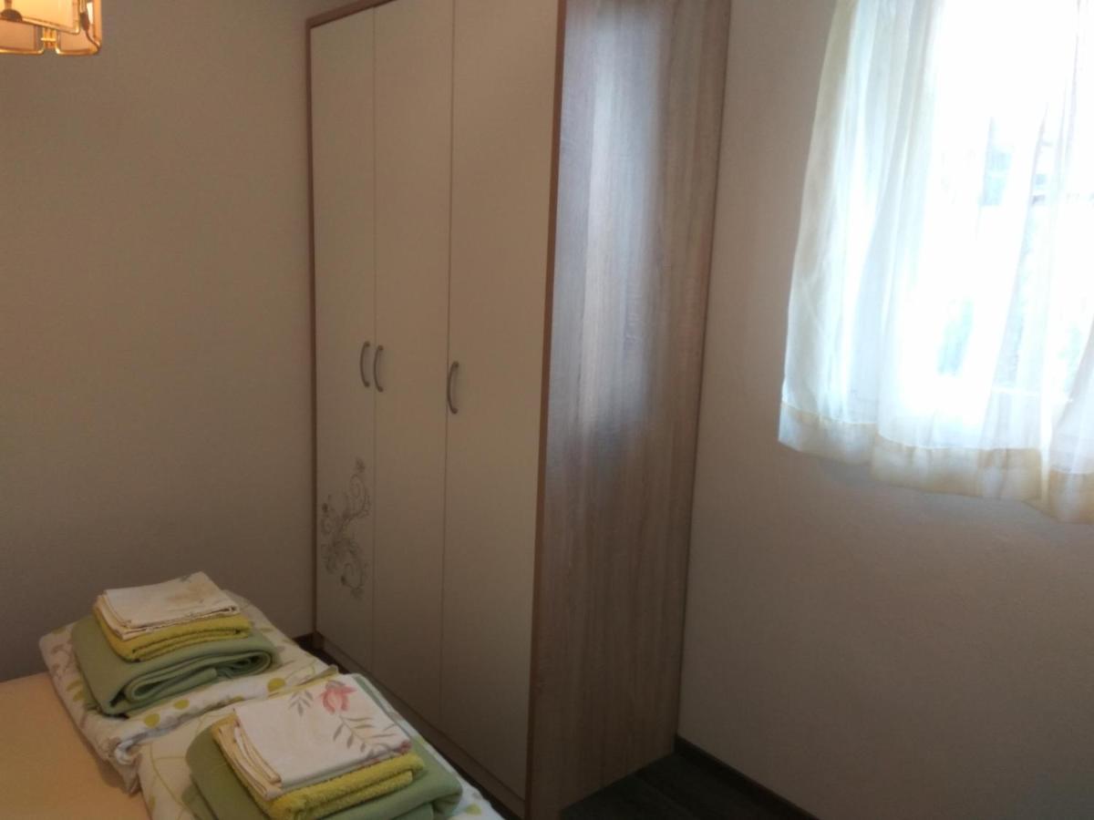 Apartmani Ivana Пунат Екстер'єр фото