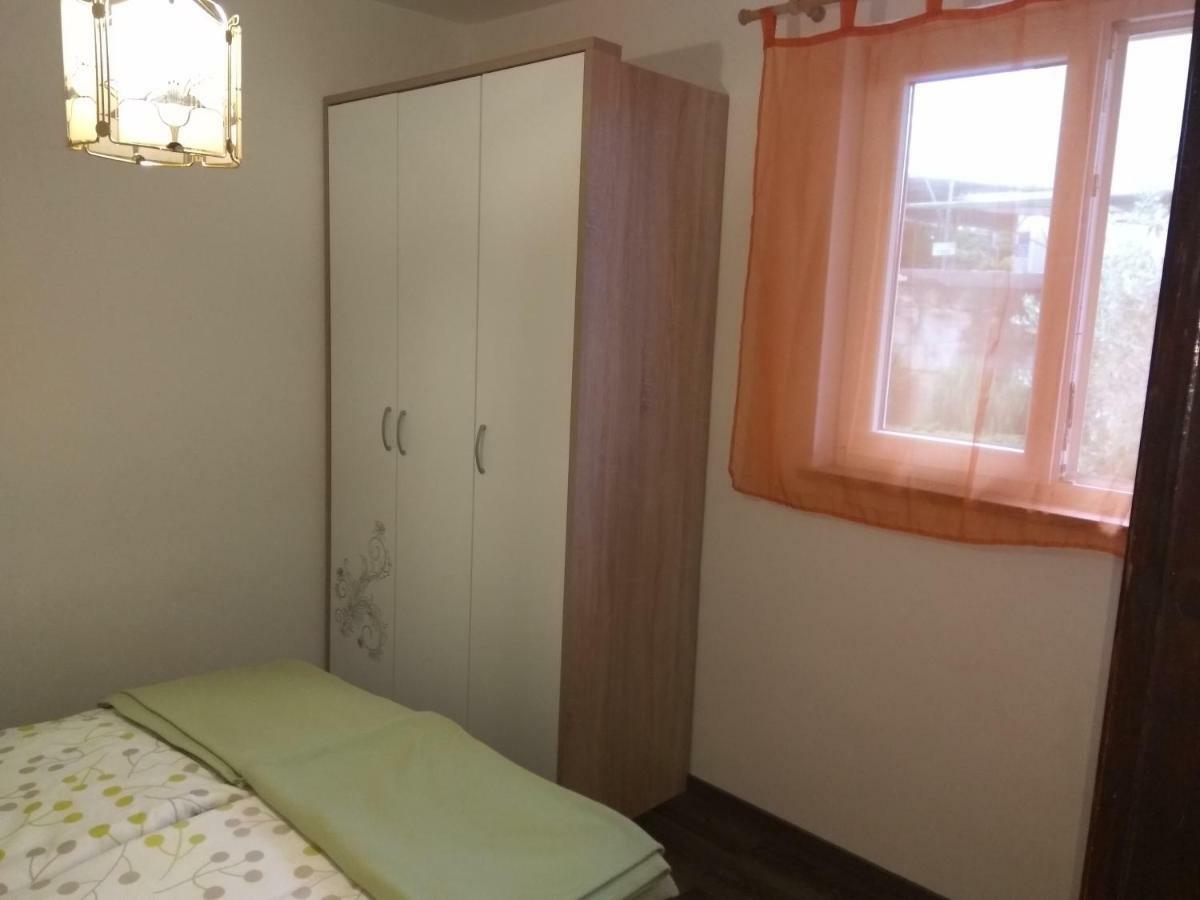 Apartmani Ivana Пунат Екстер'єр фото